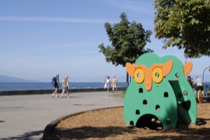 Place de jeu hibou vert, Suisse