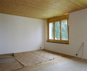 Chantier construction en paille, fenetre, Suisse
